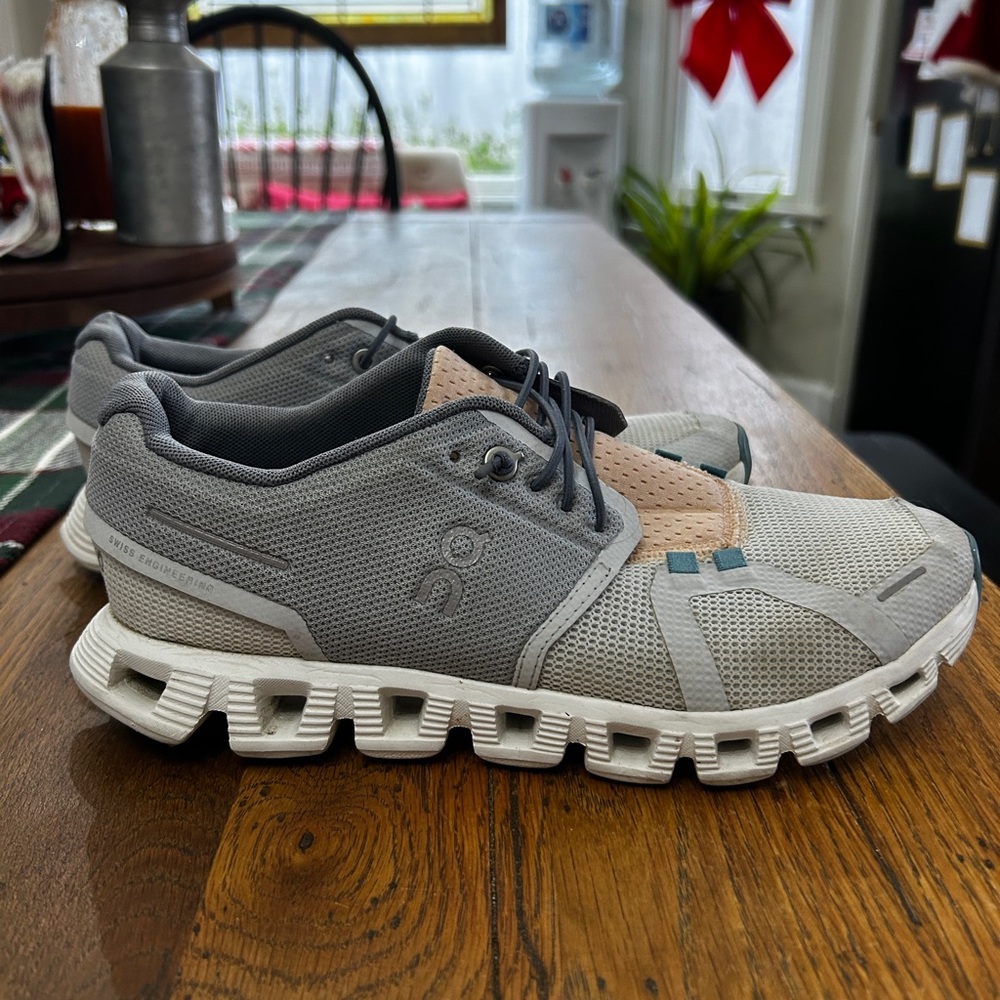 ON Running Shoes Cloud 5 Push in Glacier size 7